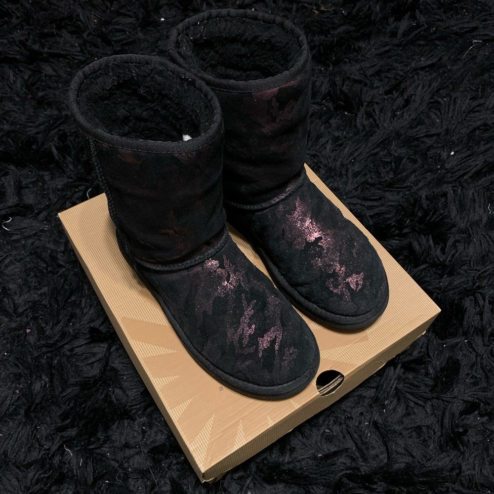 Metallic Pink Camo Classic Short UGG Boots
